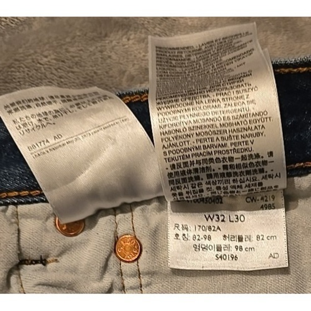 Levis 501 Button Fly Jeans Dark Blue 32x30 Y2K - Picture 5 of 11